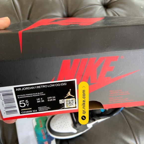 Jordan 1 Low POWDER BLUE (GS) - Picture 9 of 10